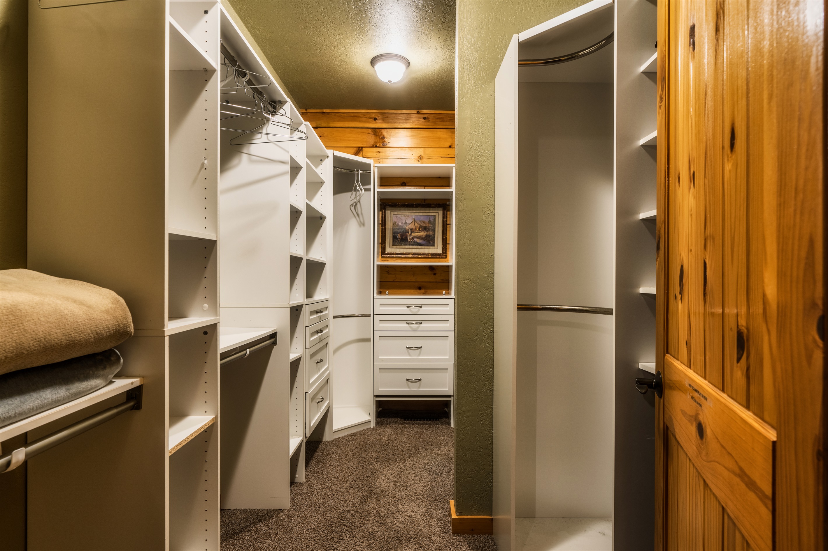 Large closet Room 1