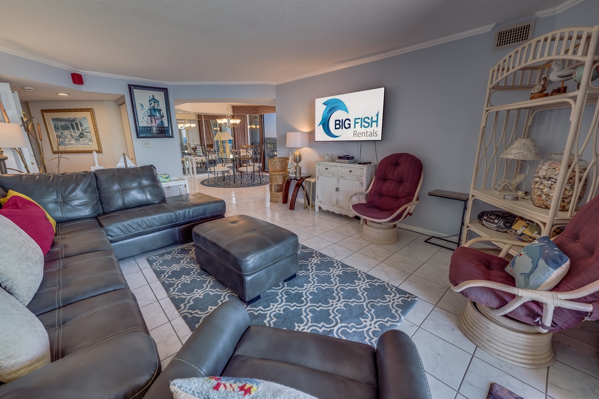 Amazing Living Room with Stunning Views🌊☀️