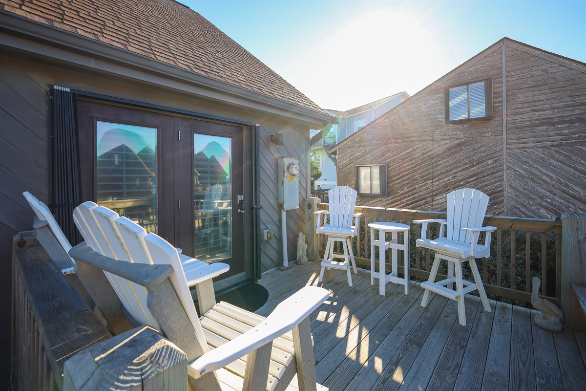 Perfect for mornings with coffee or evenings under the stars