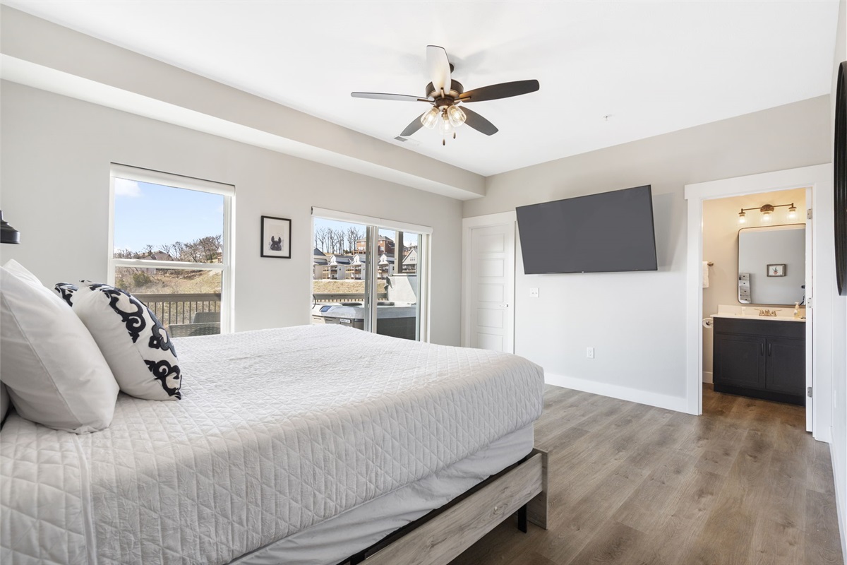 Bedroom #4 & Ensuite - Lower Level w/ Lake View