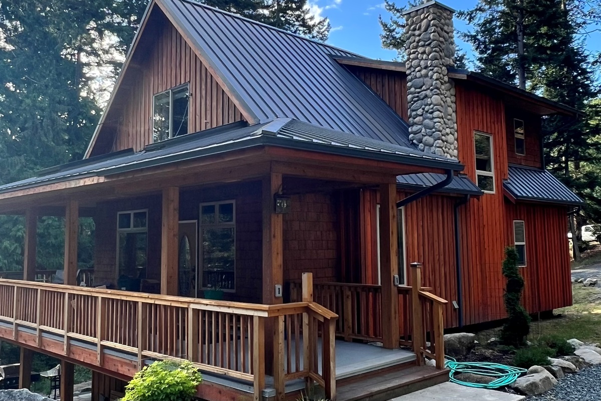 Beautiful Meadow Lodge located at the end of its own private drive.  Forest views surround this house and can be enjoyed on large wraparound deck.