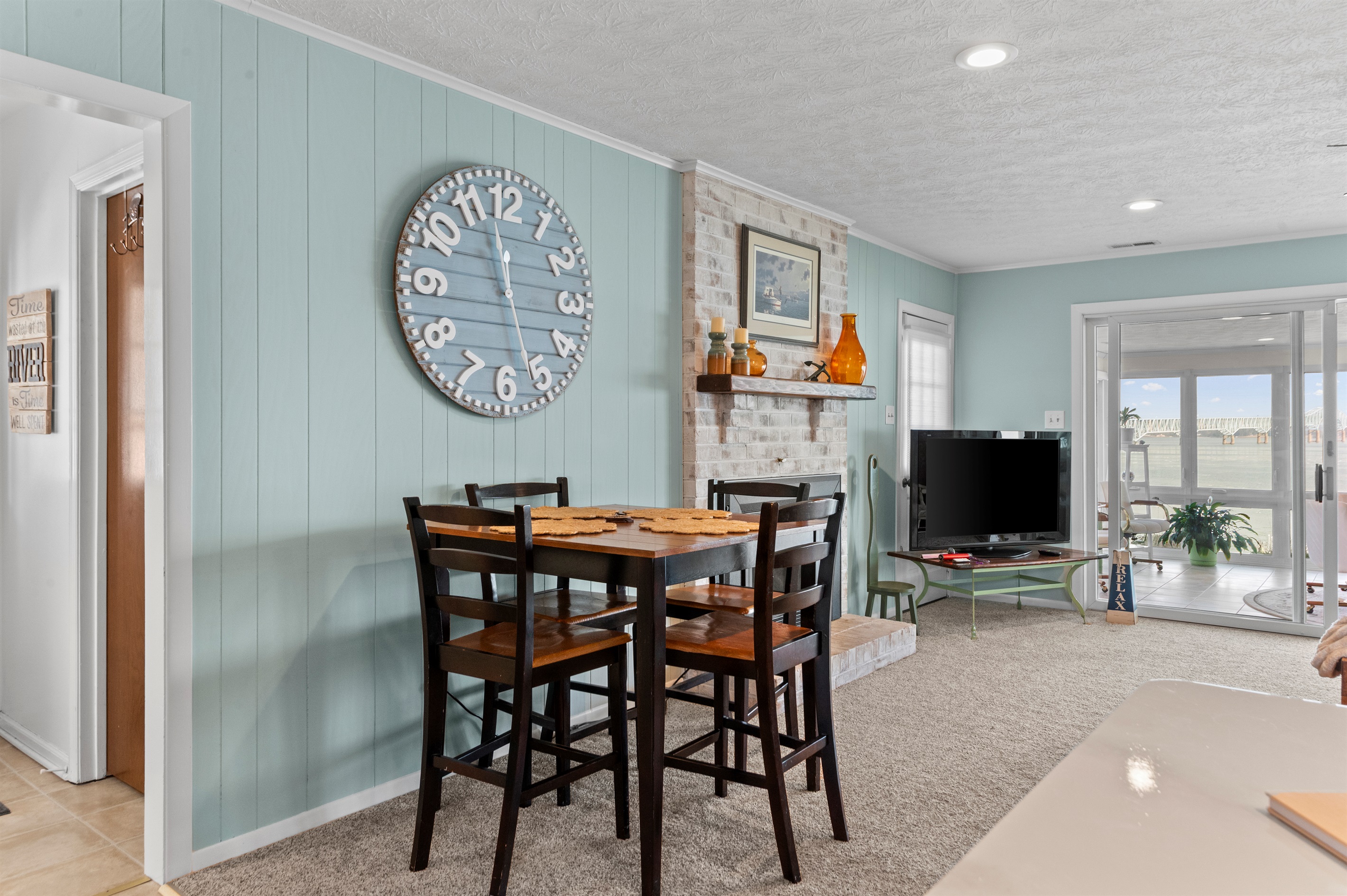 Dining Nook: Enjoy meals in style at this charming space, perfect for laughter and great company!