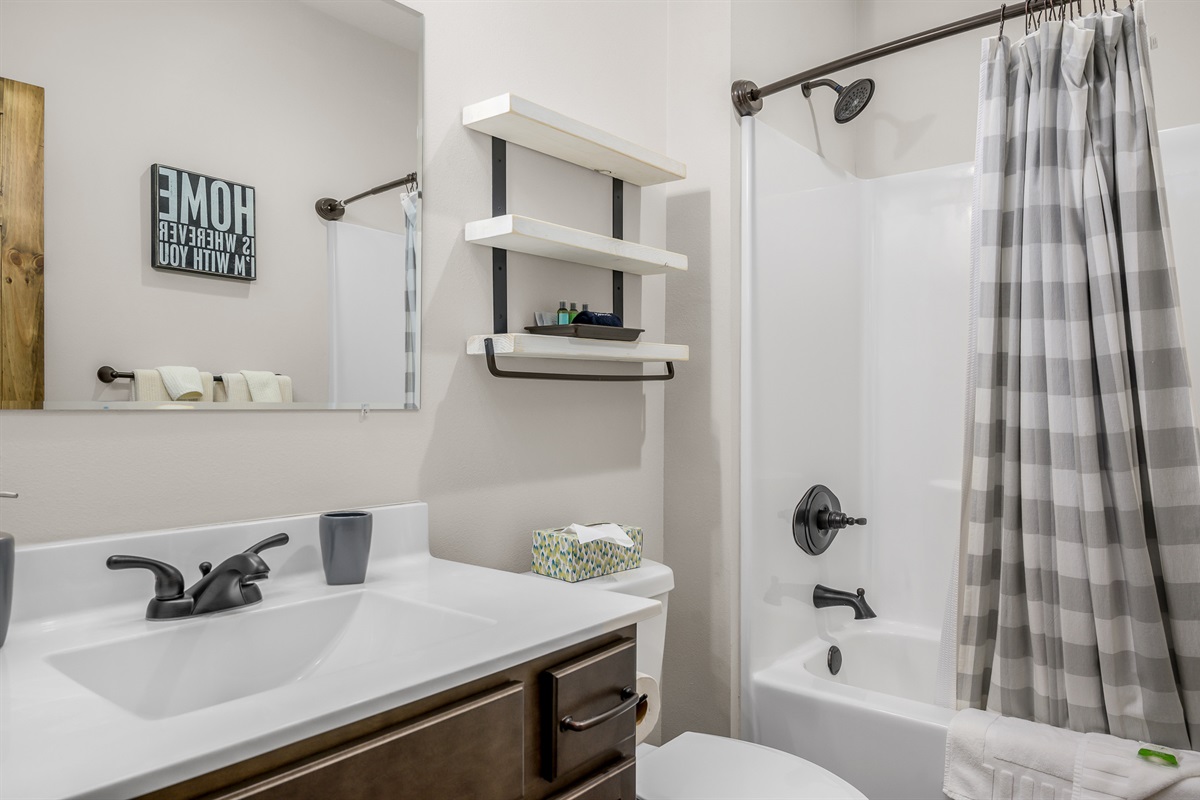 Anne Shirley bathroom