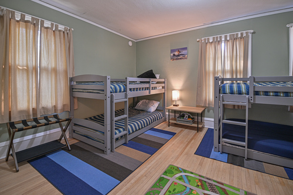 4 Twin Beds