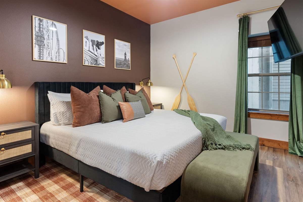 lower level King bed #2 that shares jack and jill bath