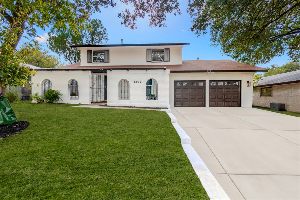 🚗 Parking  Free driveway parking for up to four vehicles.