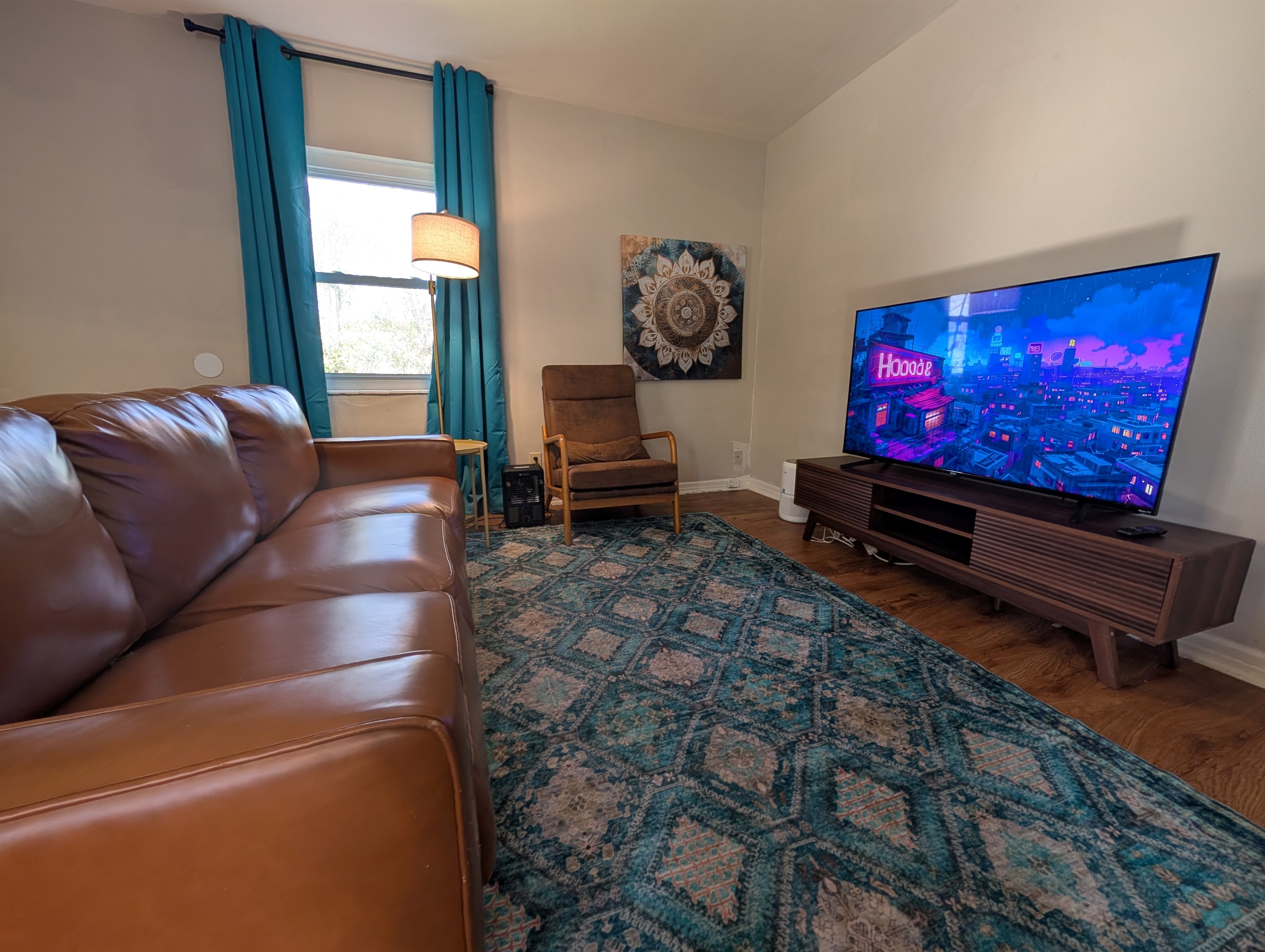 Cute 2BR Cottage w/ Kitchen & Laundry 2