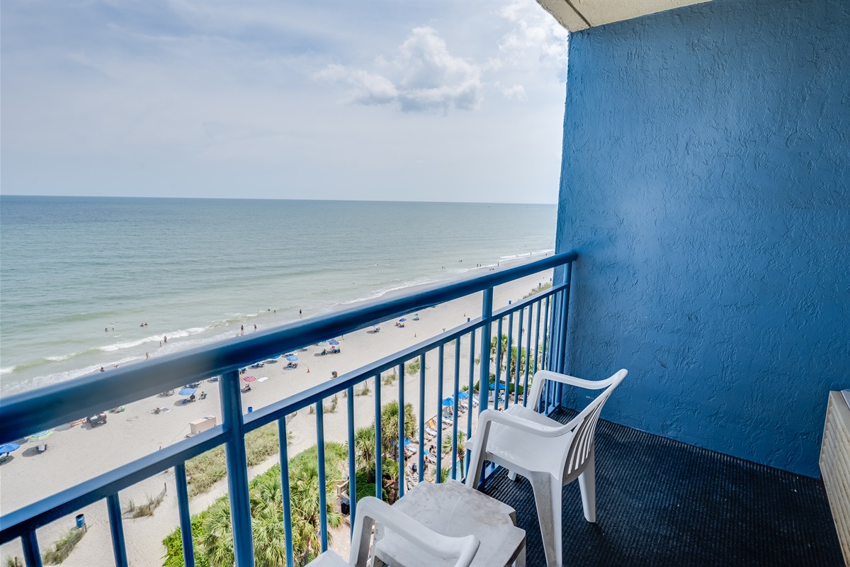 Balcony with Amazing Views of the Ocean🌊☀️