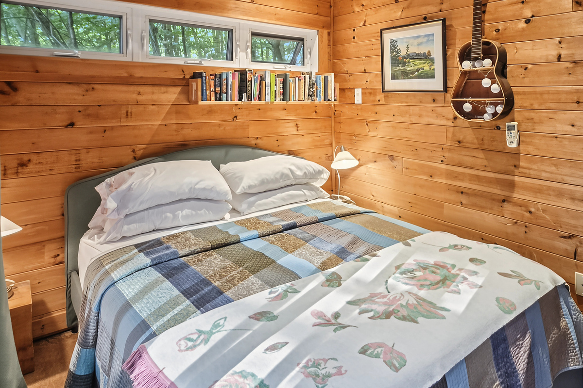 Bunky interior from entrance door