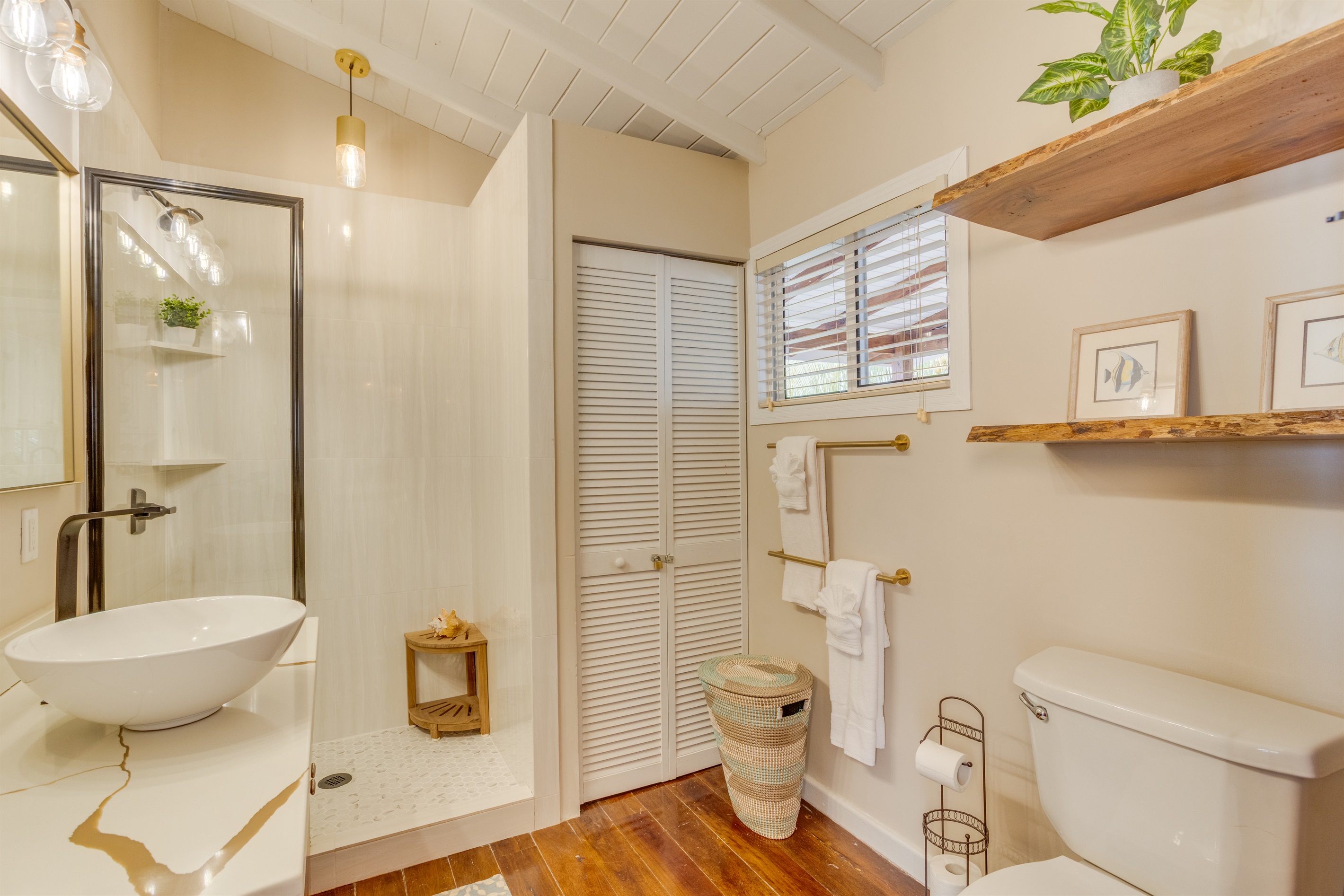 Upstairs Guest Bathroom