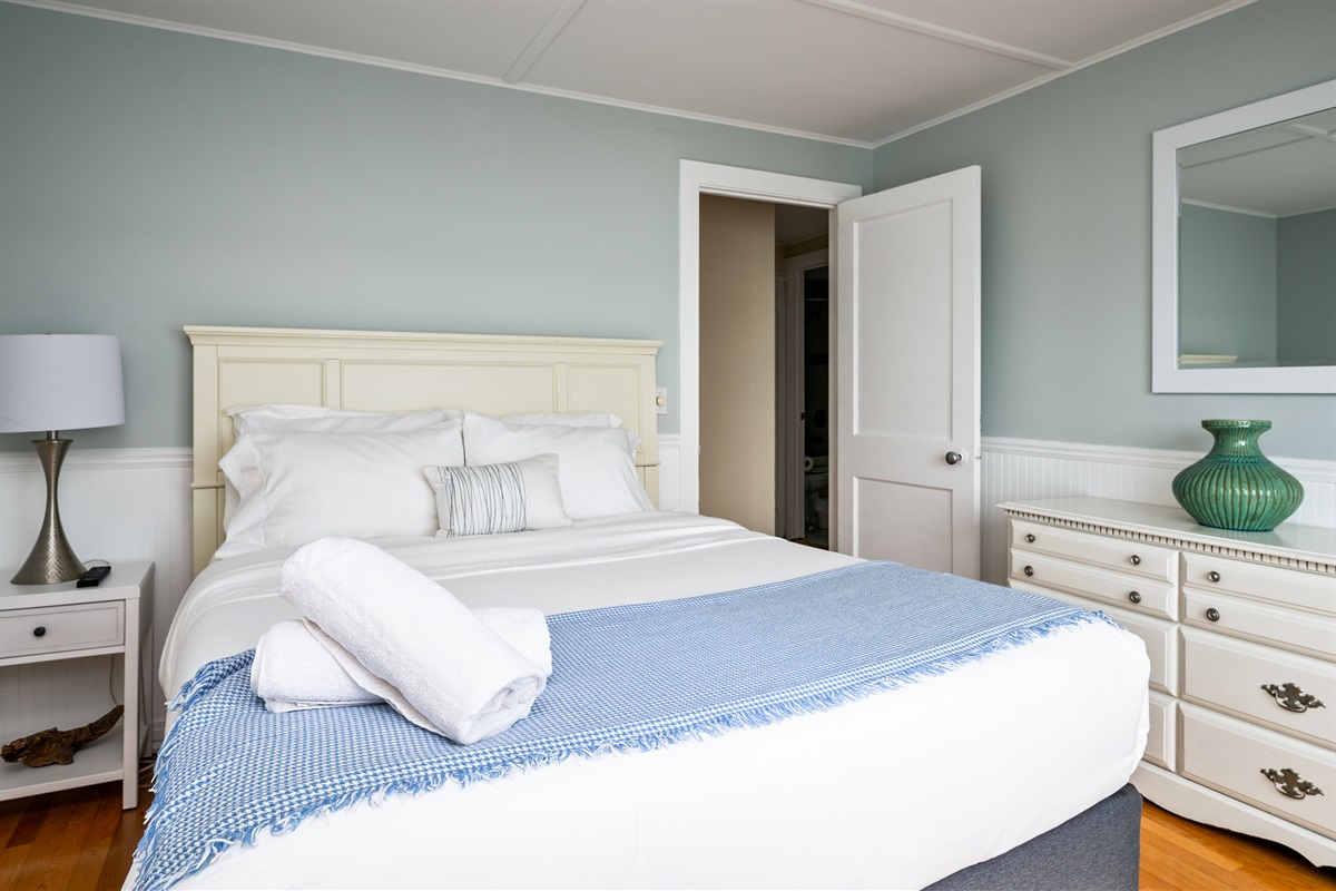 Cozy guest room with soft tones and plenty of natural light for restful nights and peaceful mornings 🌸🌀