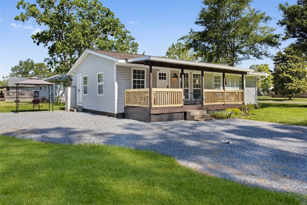 Quaint and Cozy! Close to Downtown and the Beach!