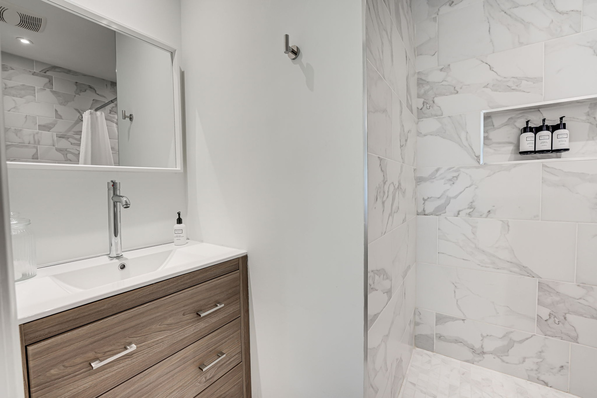 Ensuite Main Bathroom.