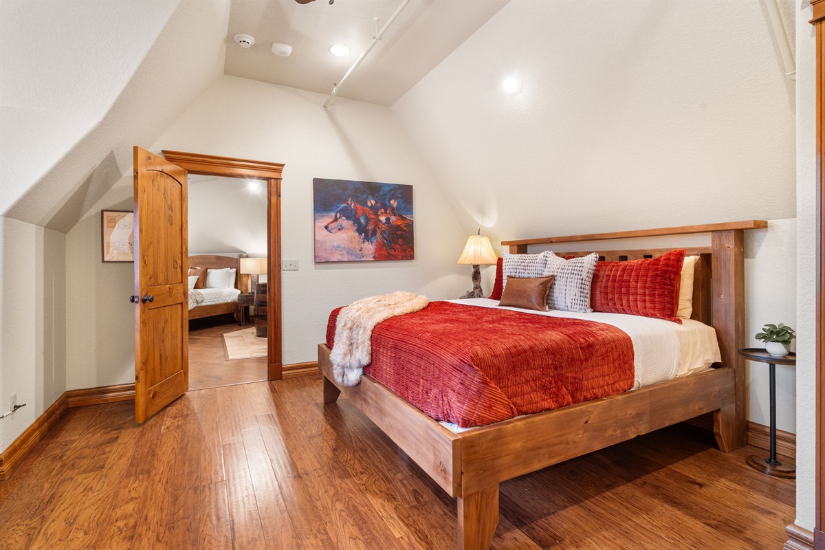 Upper level King bedroom #4 w/ daybed