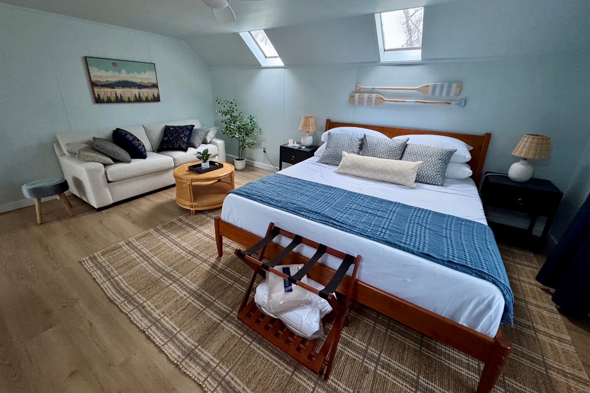 Spacious upper suite — sunlight, calm, and perfect mornings.