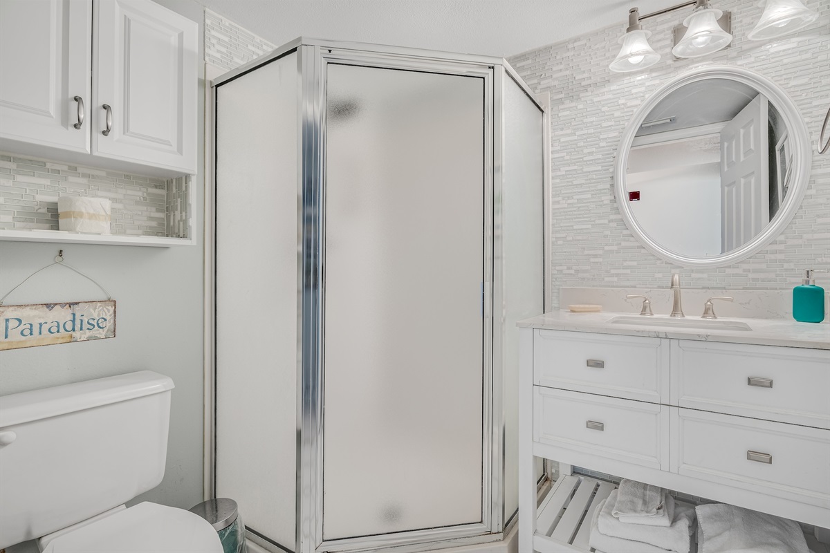 Guest bathroom with shower