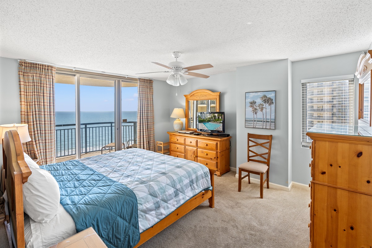 King in Main Bedroom 