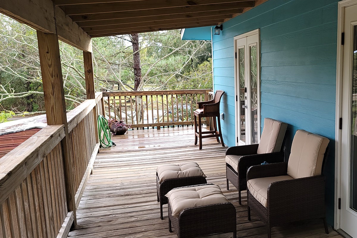 Porch additional view