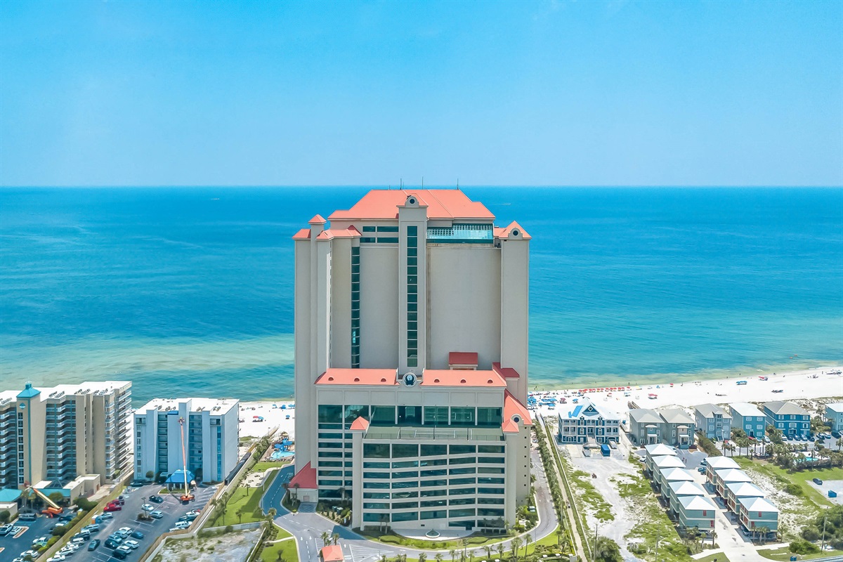Your gateway to the Gulf! Phoenix West offers direct, private boardwalk access to the sugar-white sands of Orange Beach. Step off the property and right onto the shore for a day of sun and surf.