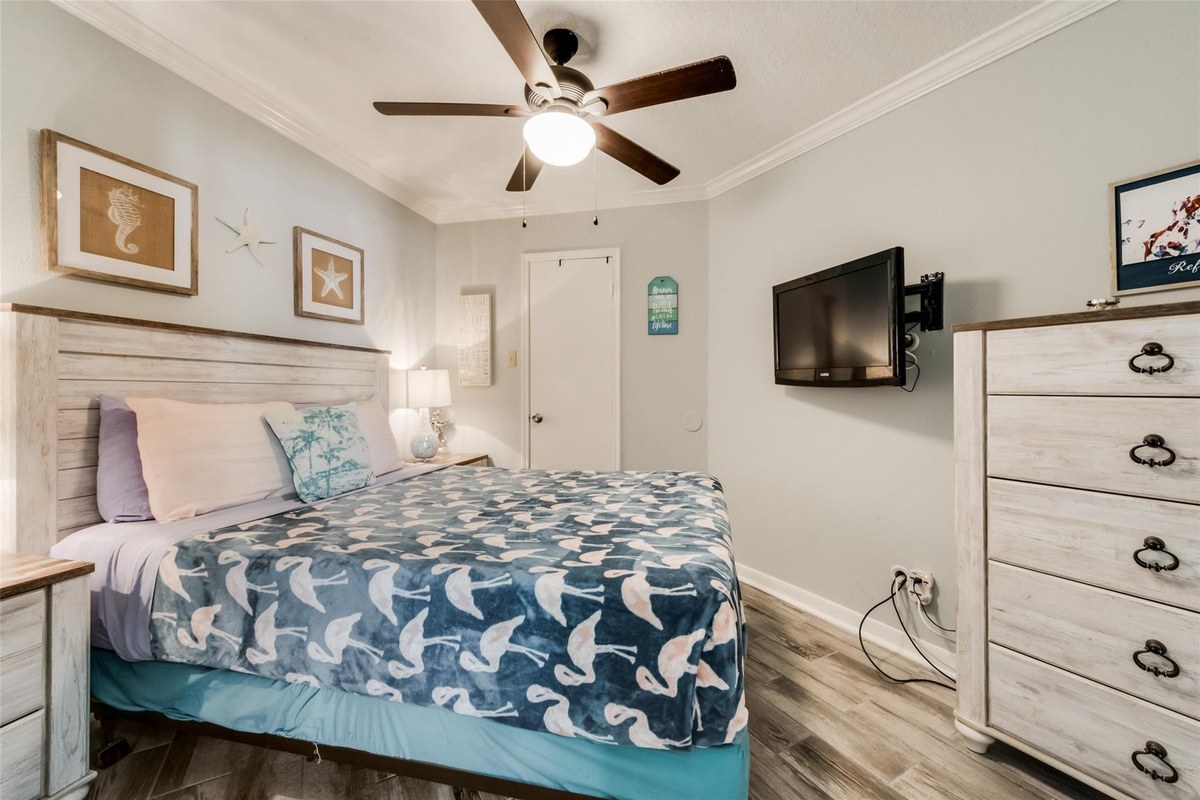 Looking in to the cozy bedroom