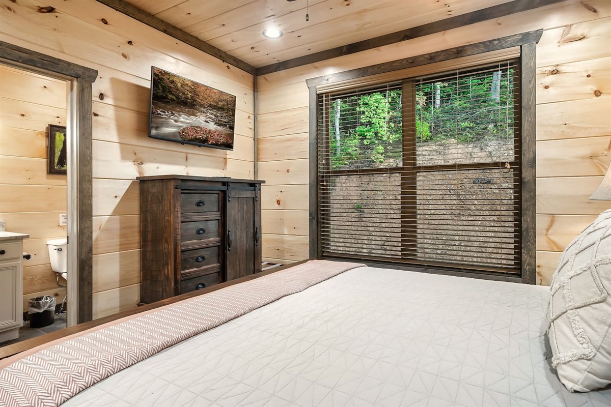 Upstairs king bedroom with ensuite bathroom