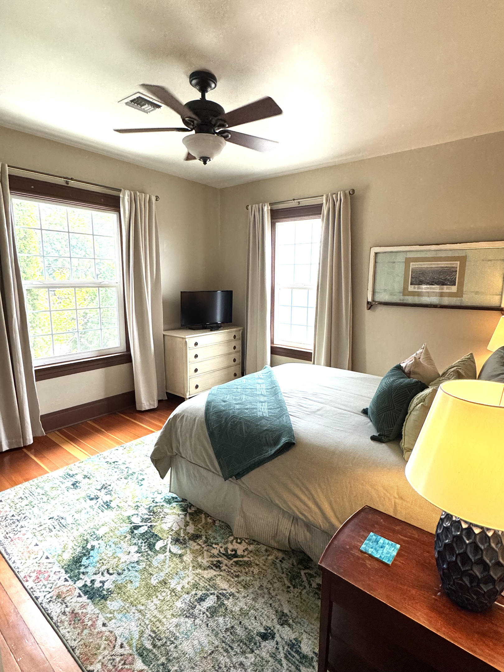 2nd Floor, Queen Bed