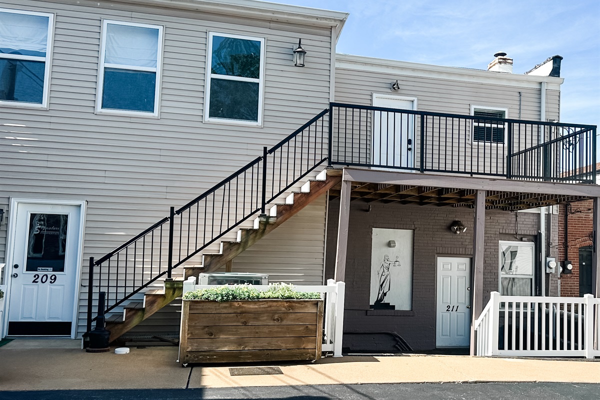 Back Deck - Now has seating