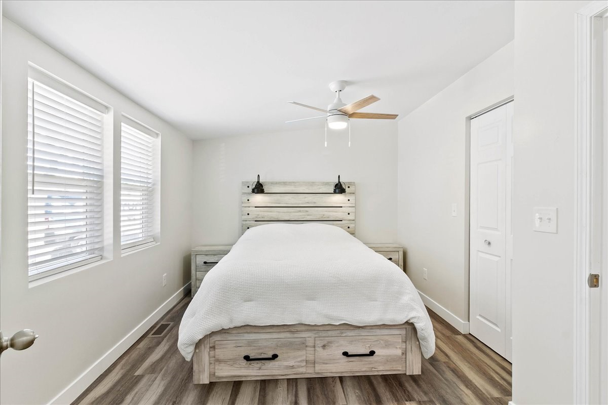 Primary queen bed