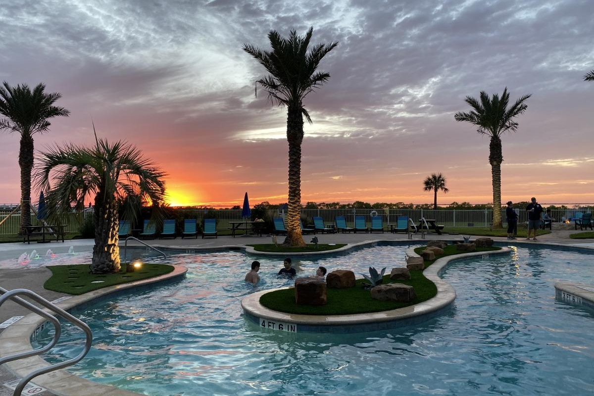 bd5ad09e49f741e28ec3fb6e24c5af24 Large | Beachhouse | Texas | TX | Vacation Homes | Galveston | Crystal Beach | Kokomo | Breezy Days | Beachfront Elegance | Sunrise Serenity | Southern Sands Property Management, LLC