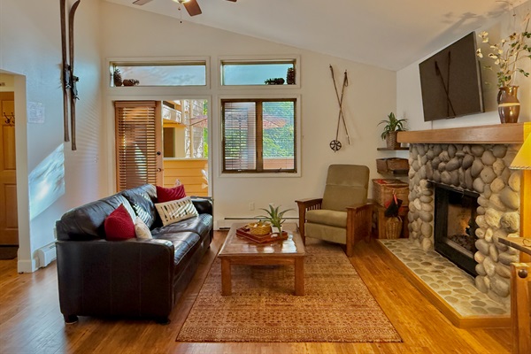 Cozy upstairs corner unit  nestled high in the Sierras near the shores of Incline Village’s private beaches. 