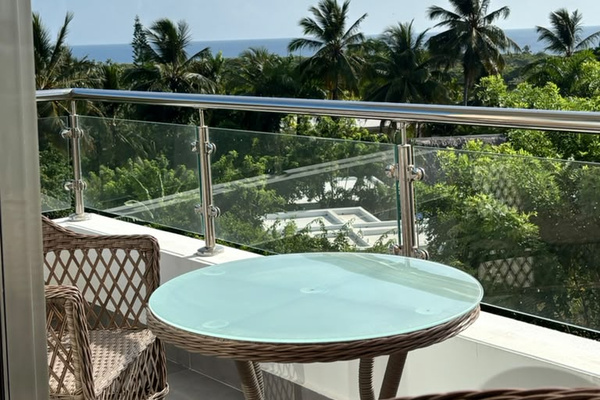 bed 2 balcony
