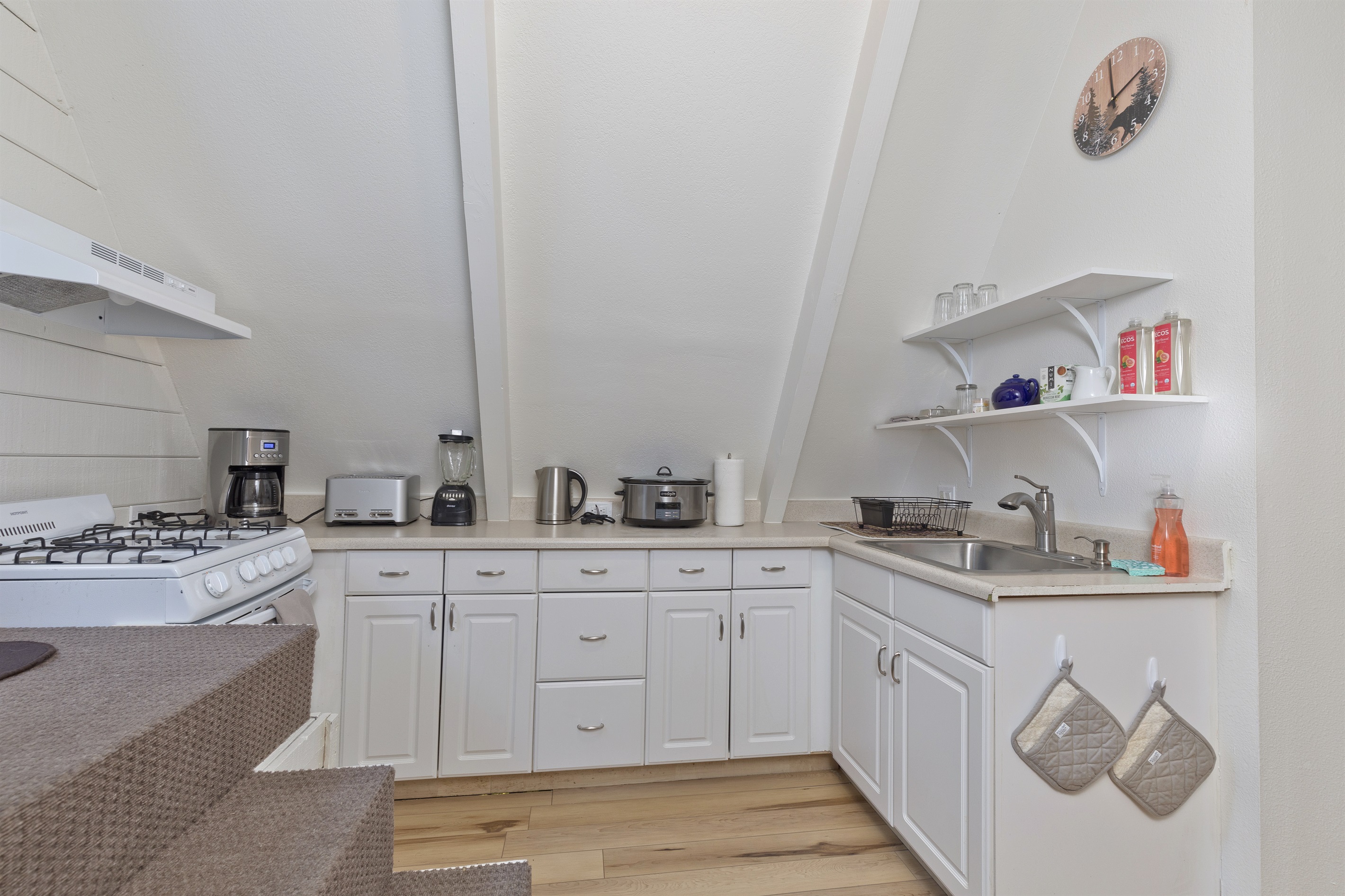 Cute little kitchen all to yourself