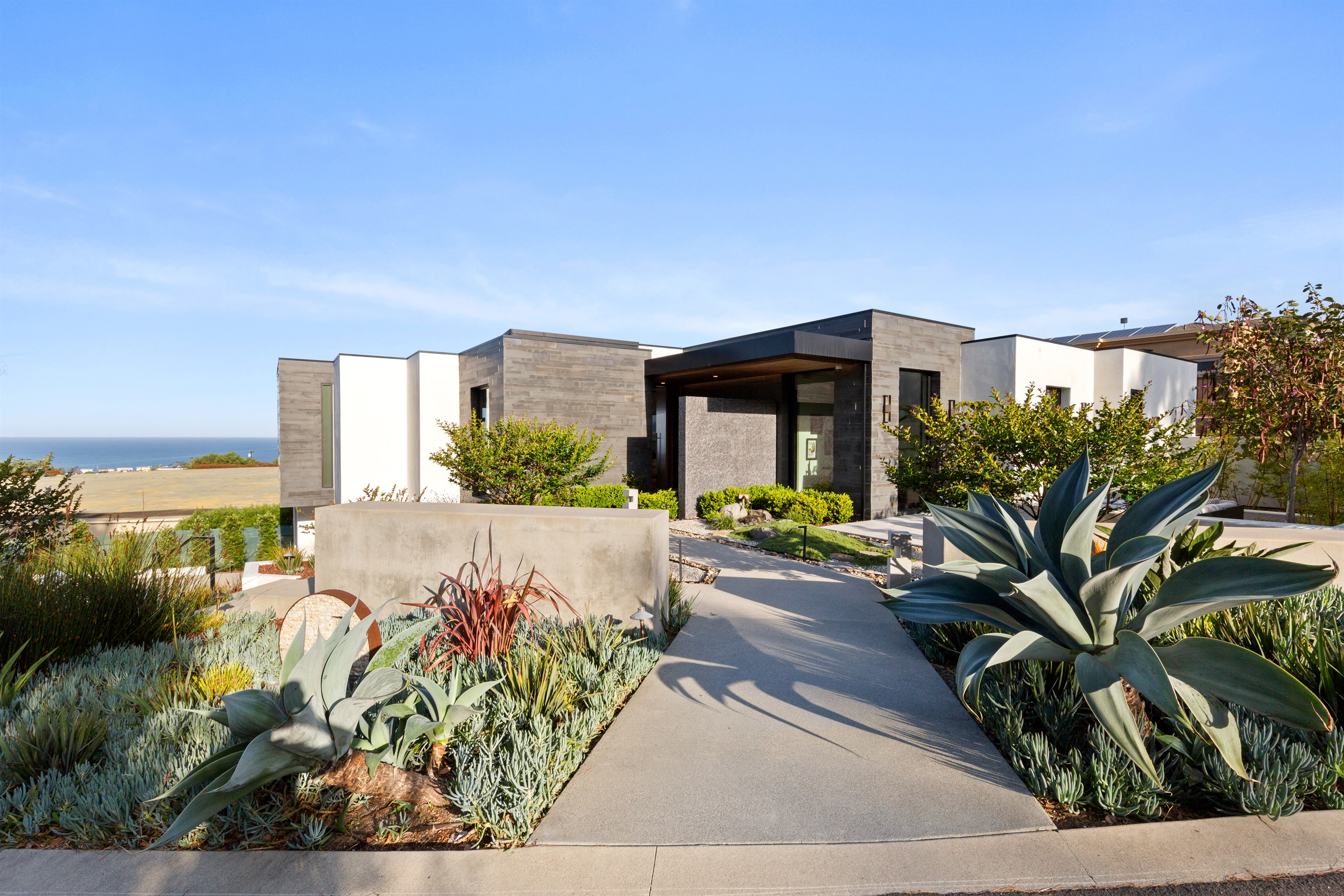 Relax upon entering with your ocean views