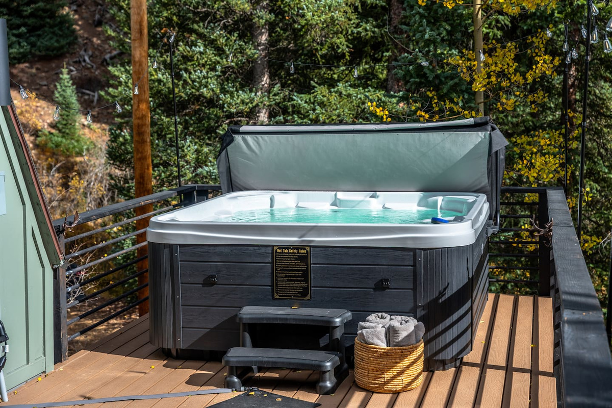 6 person Hot Tub!