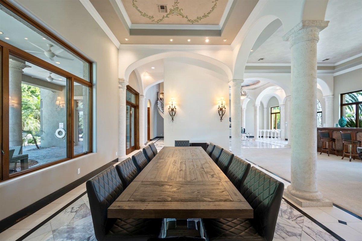 7BR+ Bonus Room Phoenician Mansion w/ Hot Tub&Pool-Heat Avail! — 7BR+Bonus Room Phoenician Estate • Heated Pool + Hot Tub, Phoenix, Arizona — photo 5