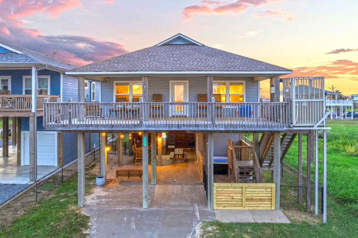 bdbacfe963b0468a991c8697ae40ab5b Large | Beachhouse | Texas | TX | Vacation Homes | Galveston | Crystal Beach | Kokomo | Breezy Days | Beachfront Elegance | Sunrise Serenity | Southern Sands Property Management, LLC