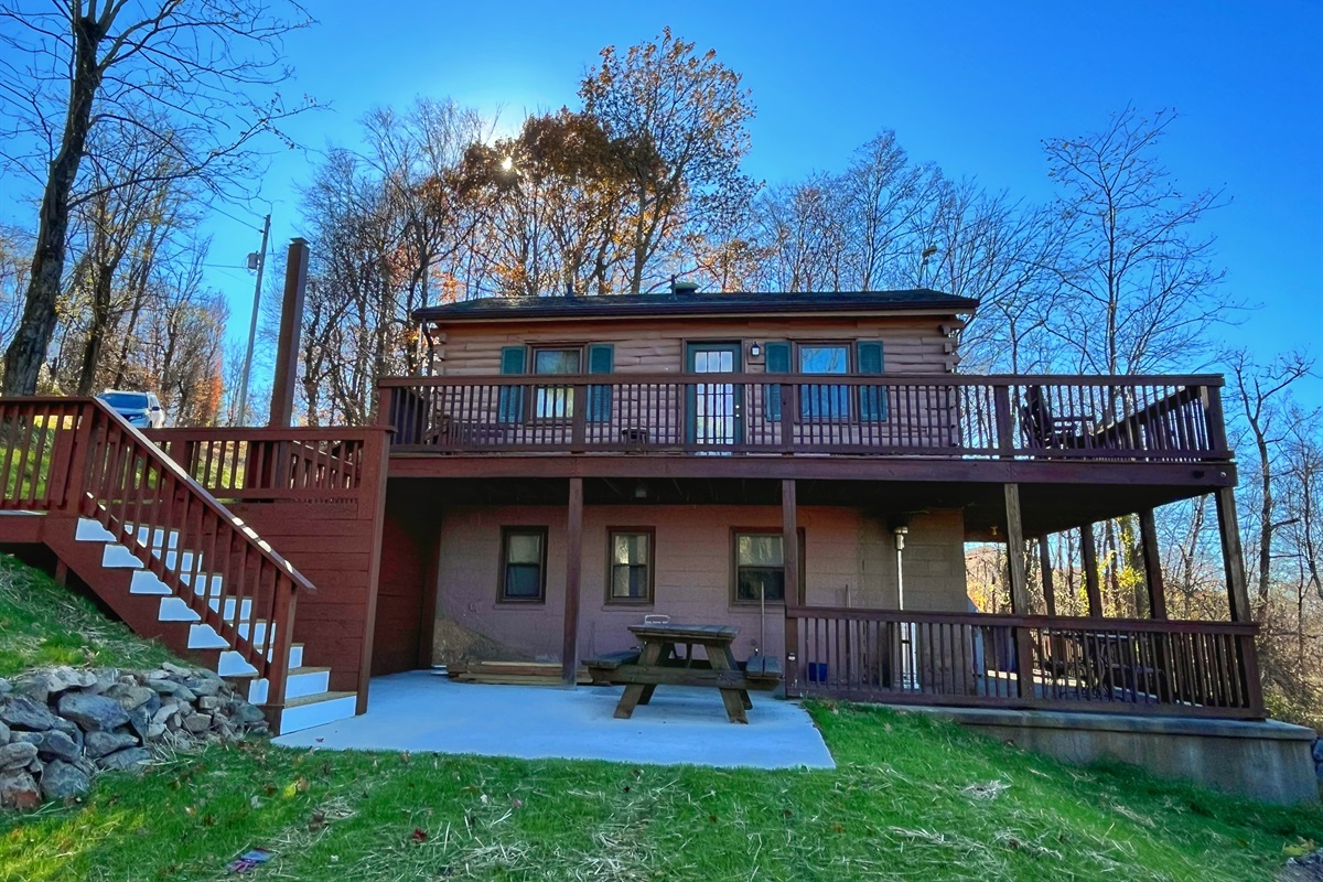 Lots of deck seating with incredible views!