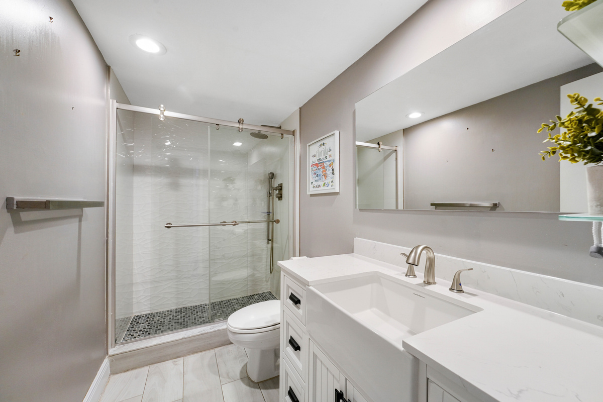 2nd Bathroom