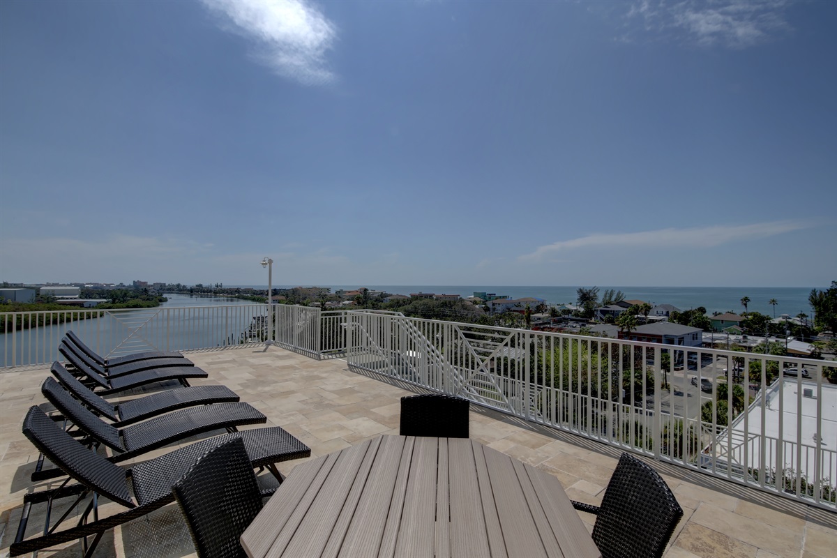 6/7 floor sundecks with gorgeous views of the Gulf and intracoastal