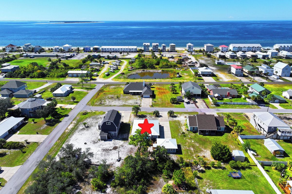 2 blocks from the beach!
