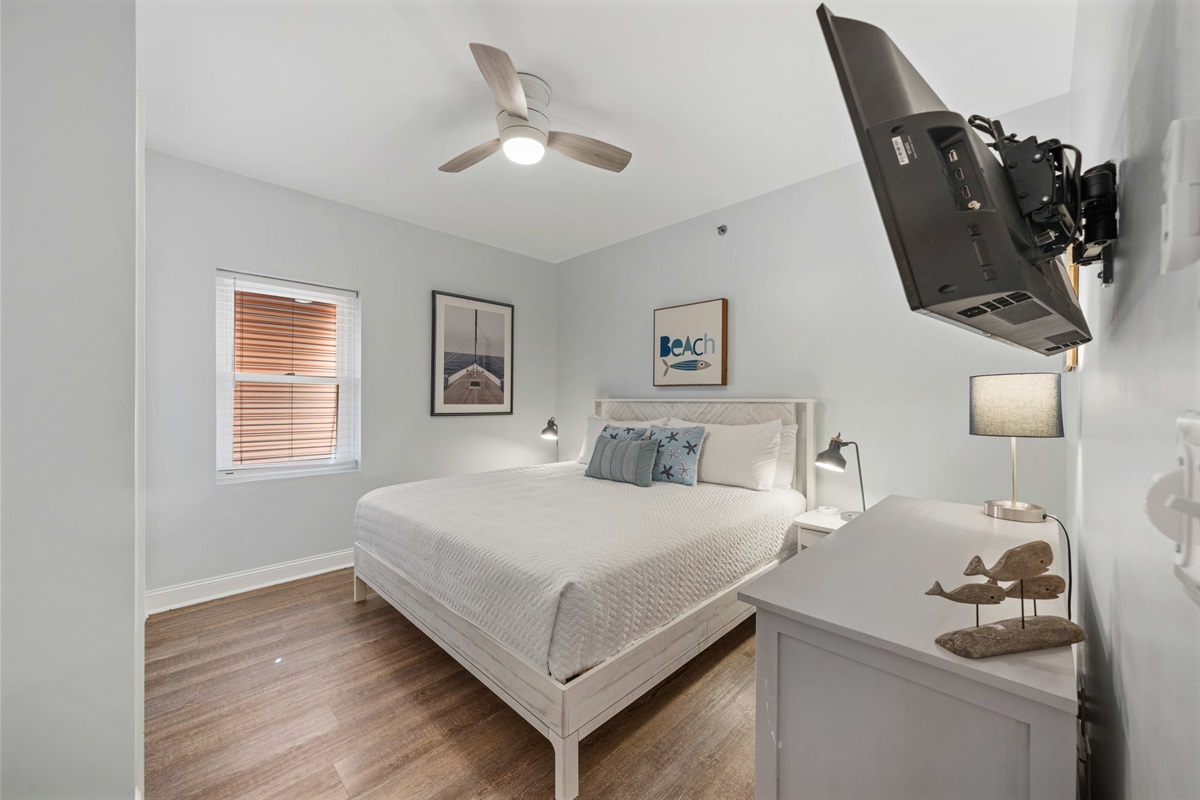 Bedroom 2: King Bed, shares jack n jill bathroom | Beach Breeze | Oceanview 202 | 1116 Ocean Blvd, Isle of Palms, SC | IOP Escapes