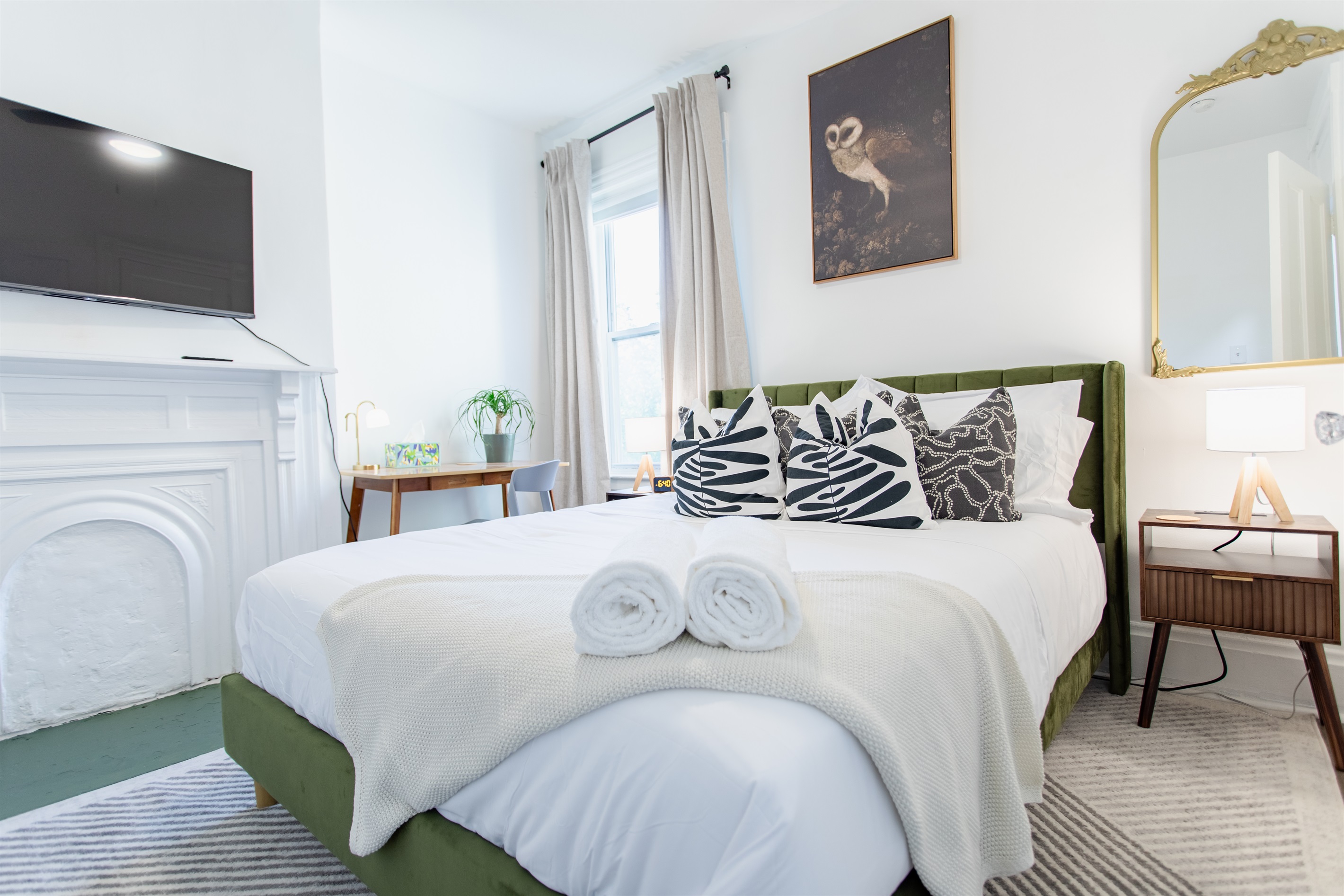 Queen Bedroom with Working Space