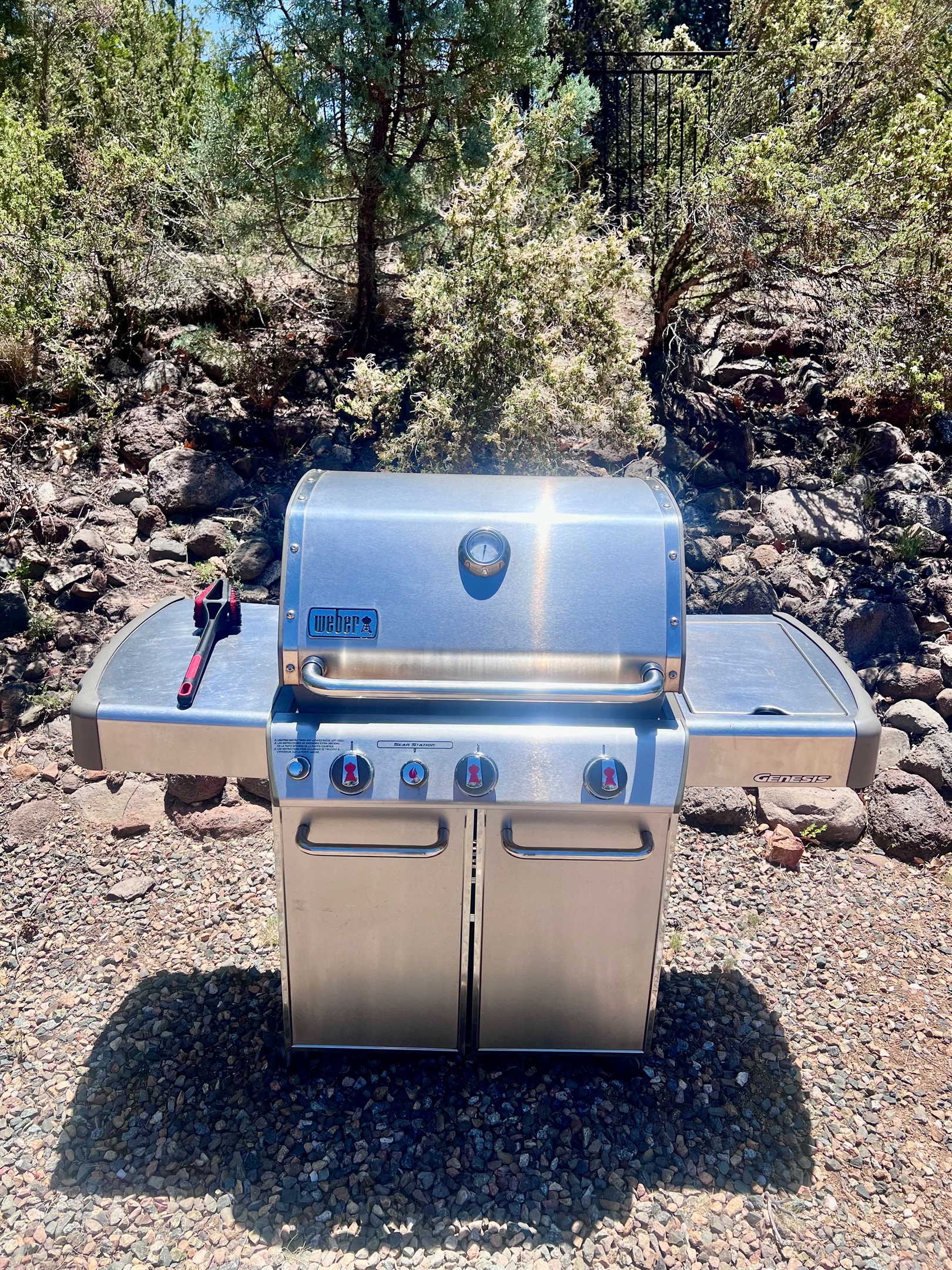 Fire up the full-size Weber propane grill and enjoy delicious BBQ meals on the patio!