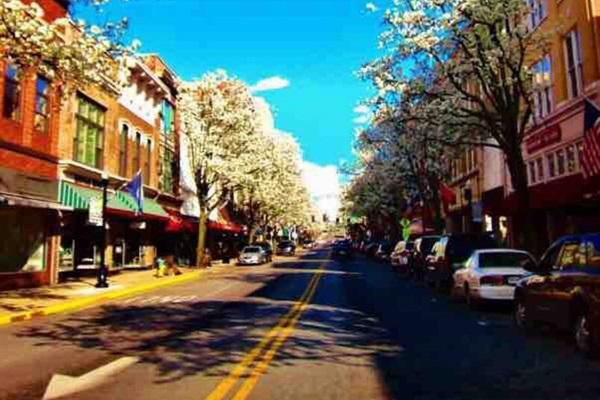 Beautiful State Street looking towards the iconic Bristol Sign.  