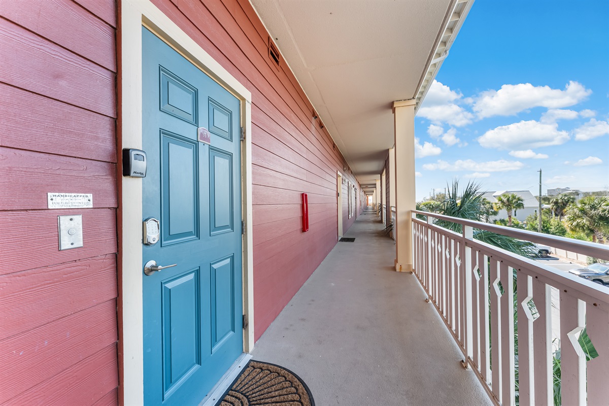 Smart lock with your own personal code. No need to meet anyone for keys. Mexico Beach, FL.