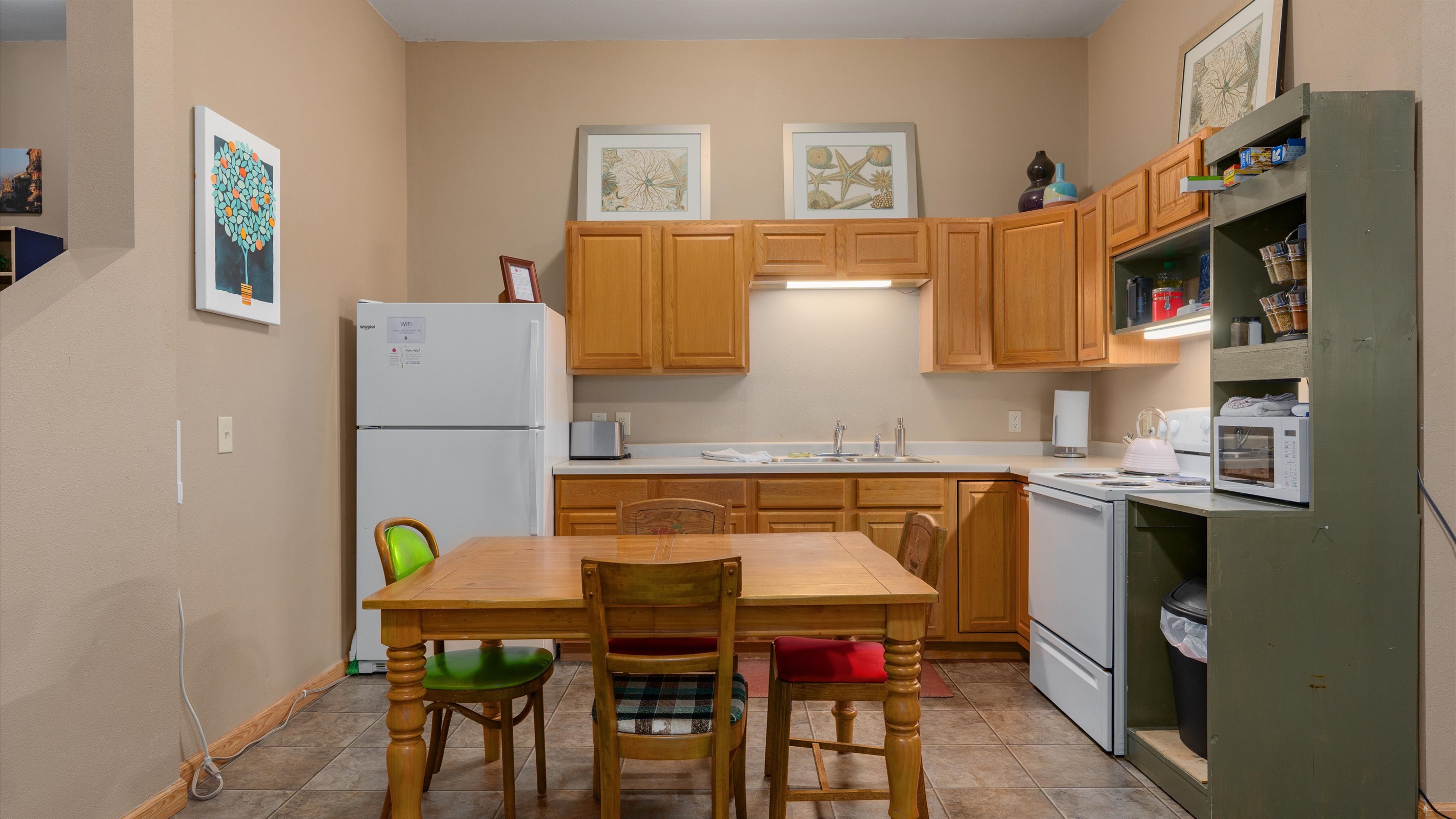 Eclipse has a full kitchen with spices, silverware, bakeware and everything you might need during your stay. 