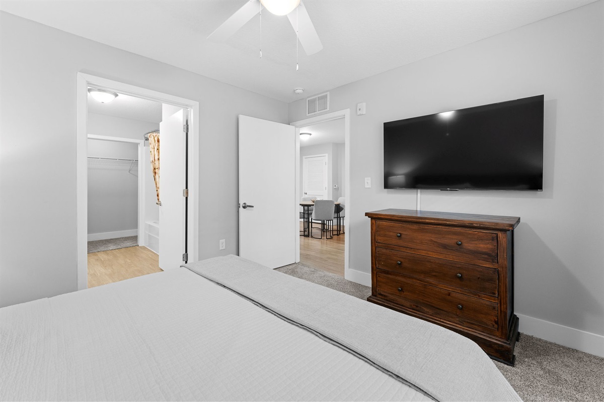 King Bedroom 1