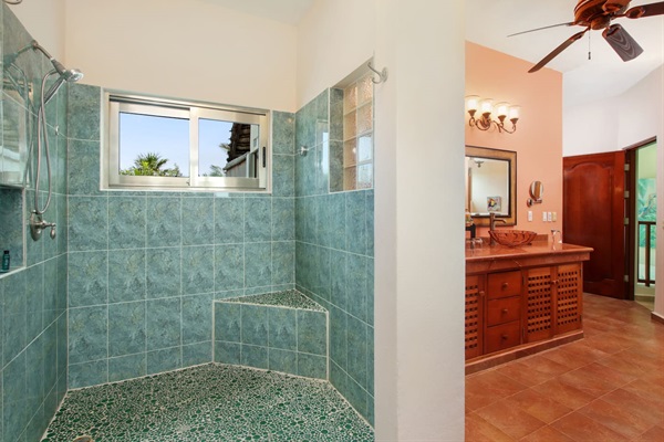 Upper Master Bedroom Ensuite