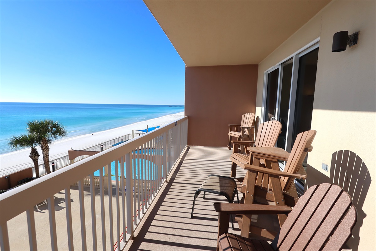 Large Private Balcony Overlooking Waves & Pools