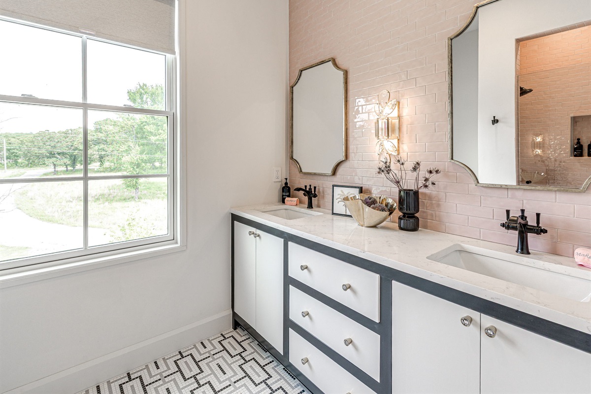 Guest Bathroom 3